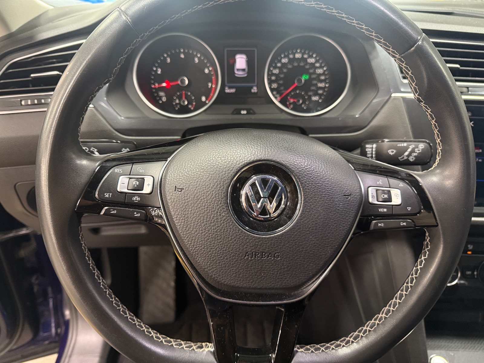 Thumbnail: 2021 Volkswagen Tiguan - 4