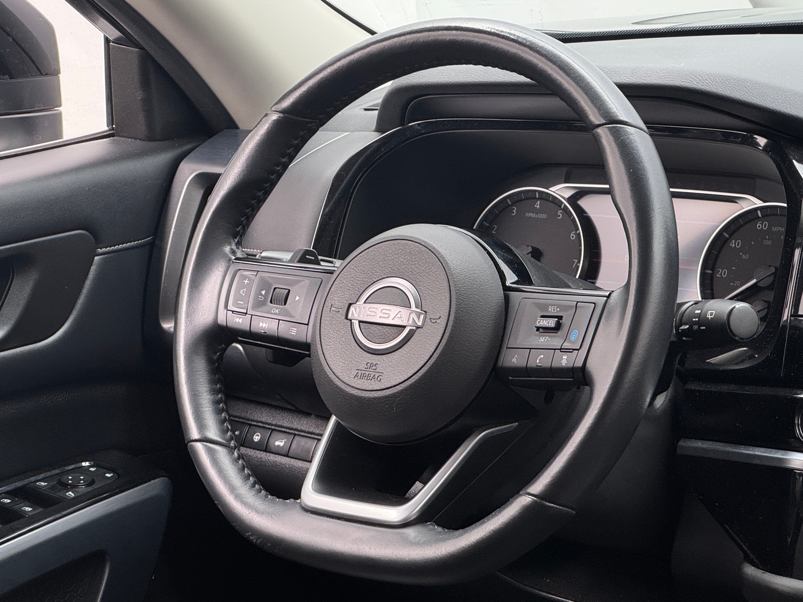 Thumbnail: 2022 Nissan Pathfinder - 4