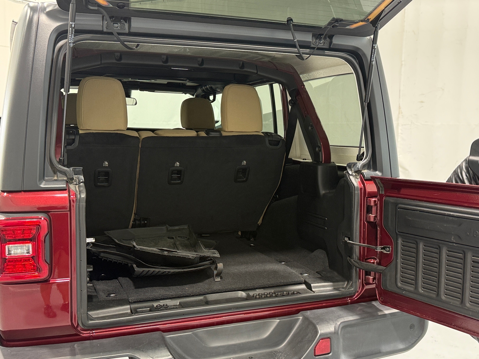 Thumbnail: 2021 Jeep Wrangler - 7