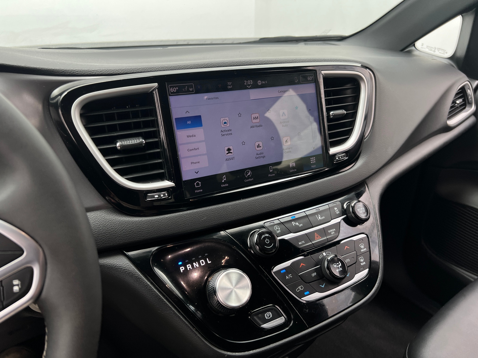 Thumbnail: 2025 Chrysler Pacifica - 3