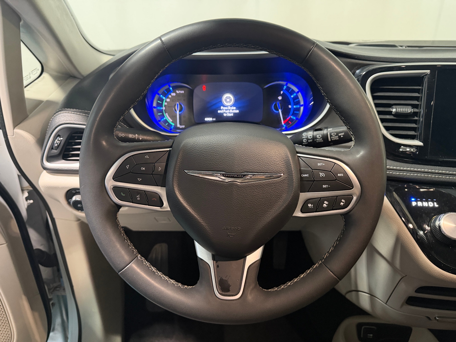 Thumbnail: 2024 Chrysler Pacifica - 4