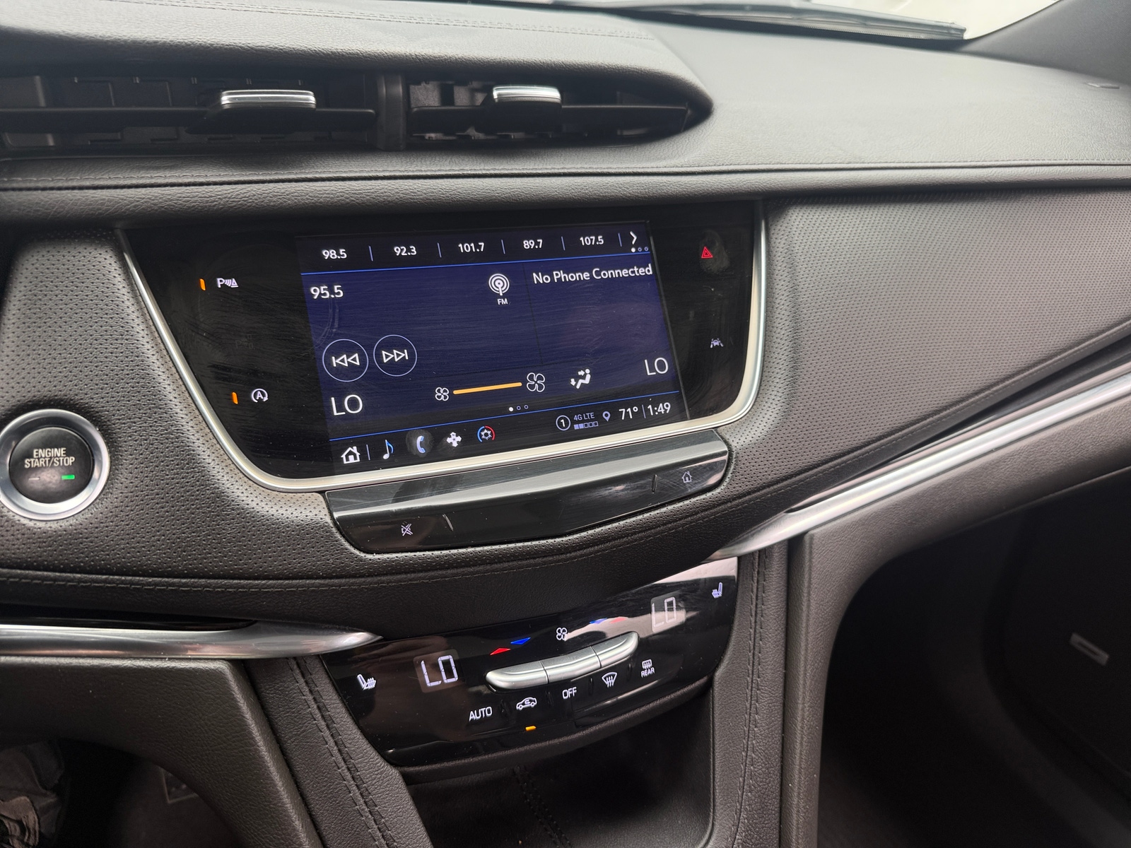 Thumbnail: 2023 Cadillac XT6 - 3