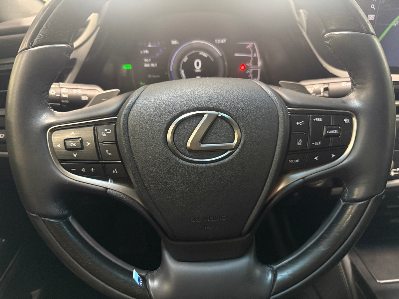 Thumbnail: 2022 Lexus ES - 5