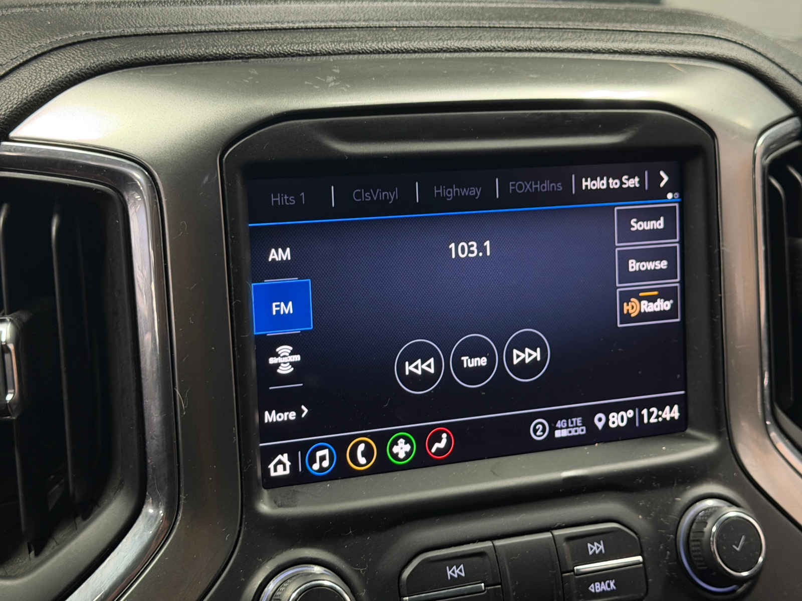 Thumbnail: 2020 Chevrolet Silverado 1500 - 4