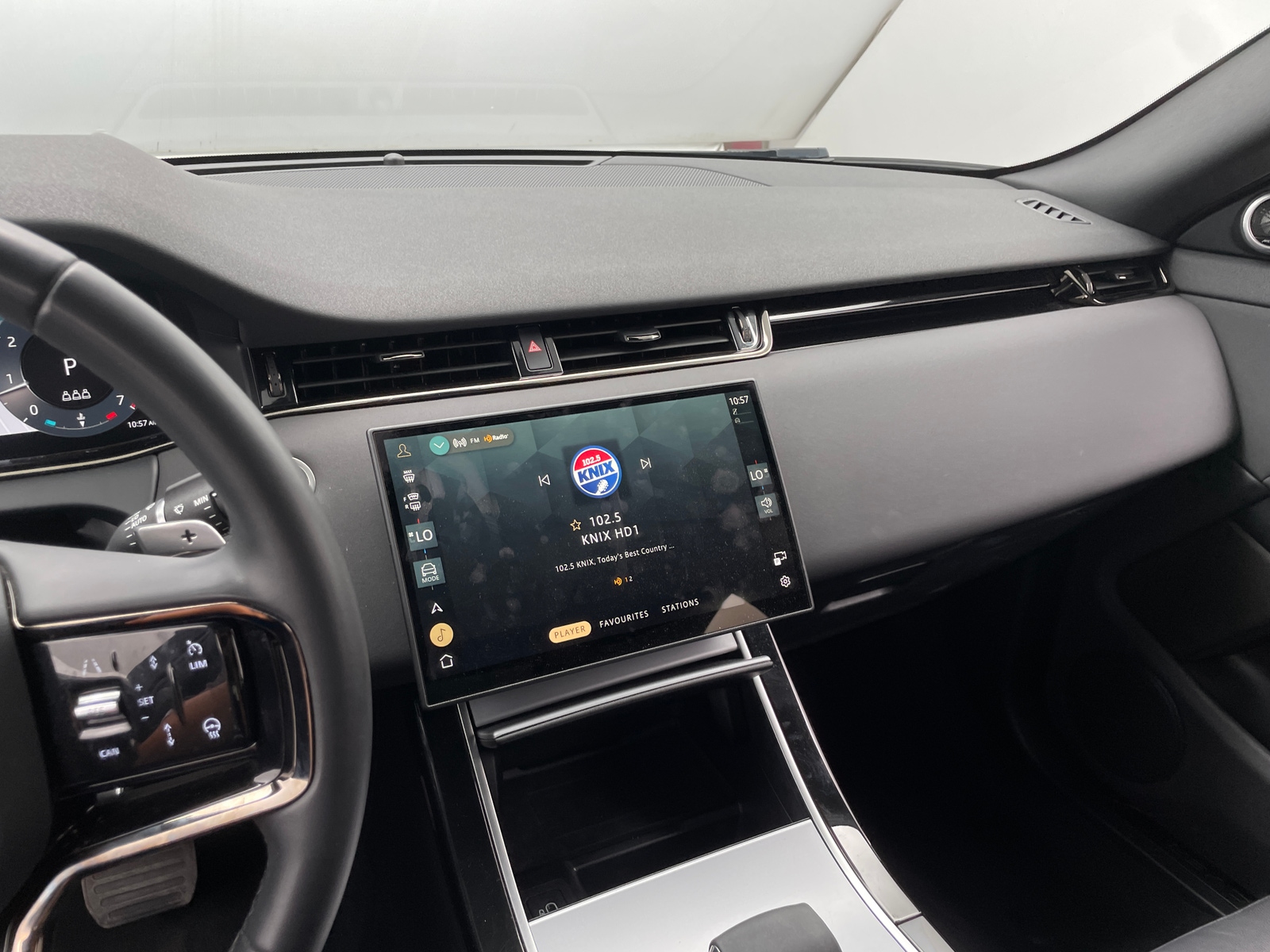 Thumbnail: 2024 Land Rover Range Rover Evoque - 4