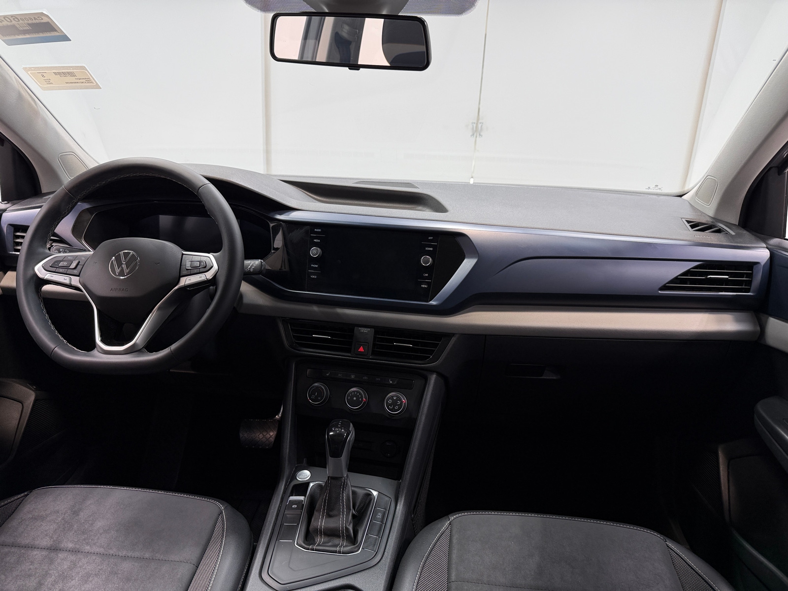 Thumbnail: 2022 Volkswagen Taos - 3