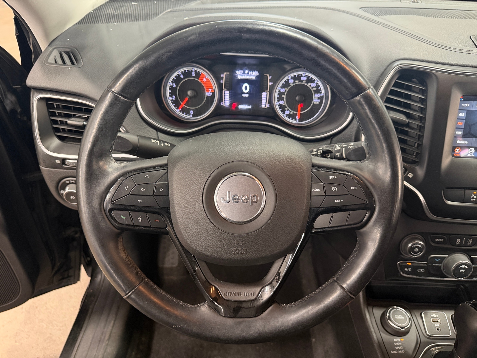 Thumbnail: 2020 Jeep Cherokee - 5