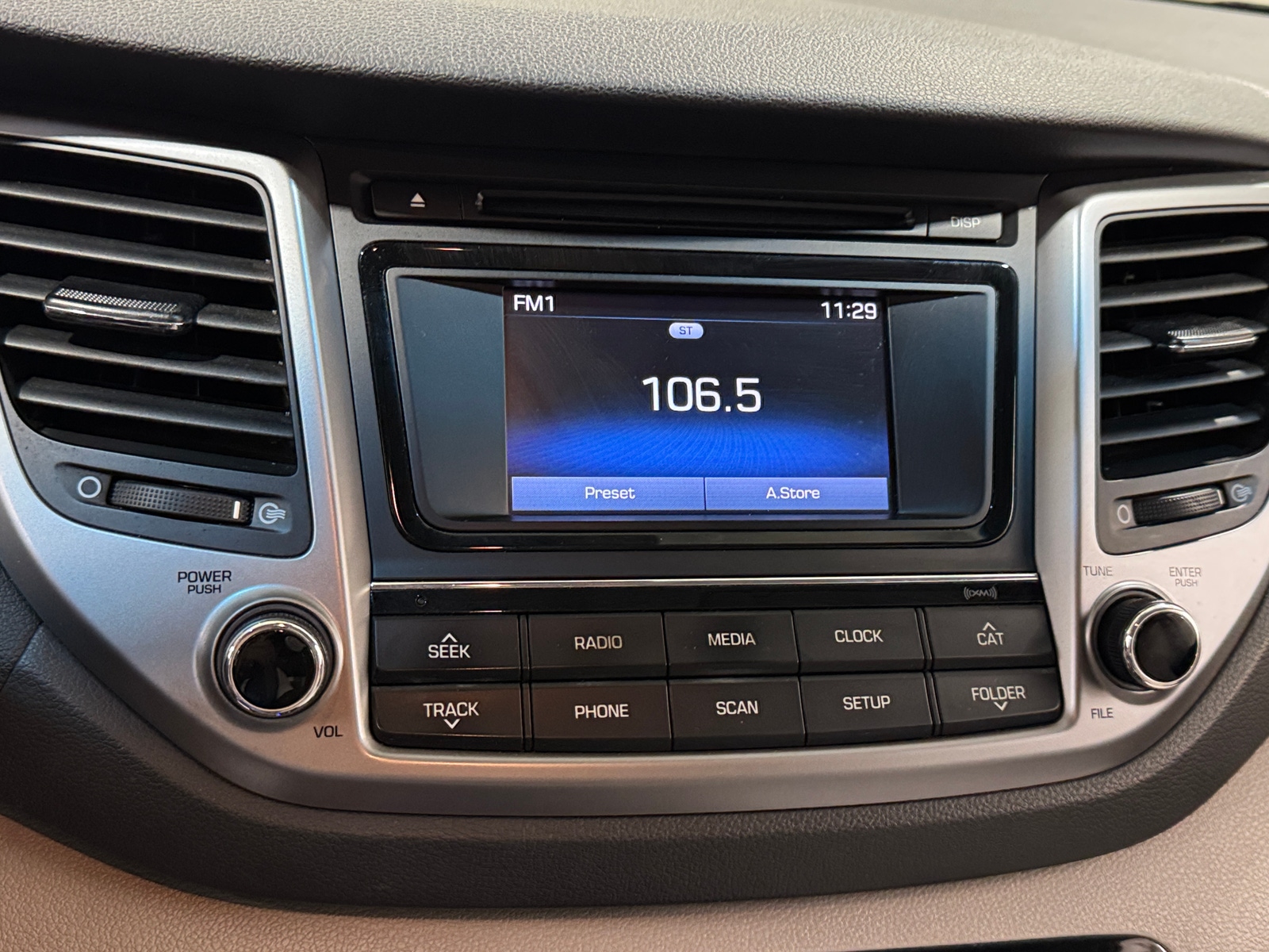 Thumbnail: 2017 Hyundai Tucson - 4