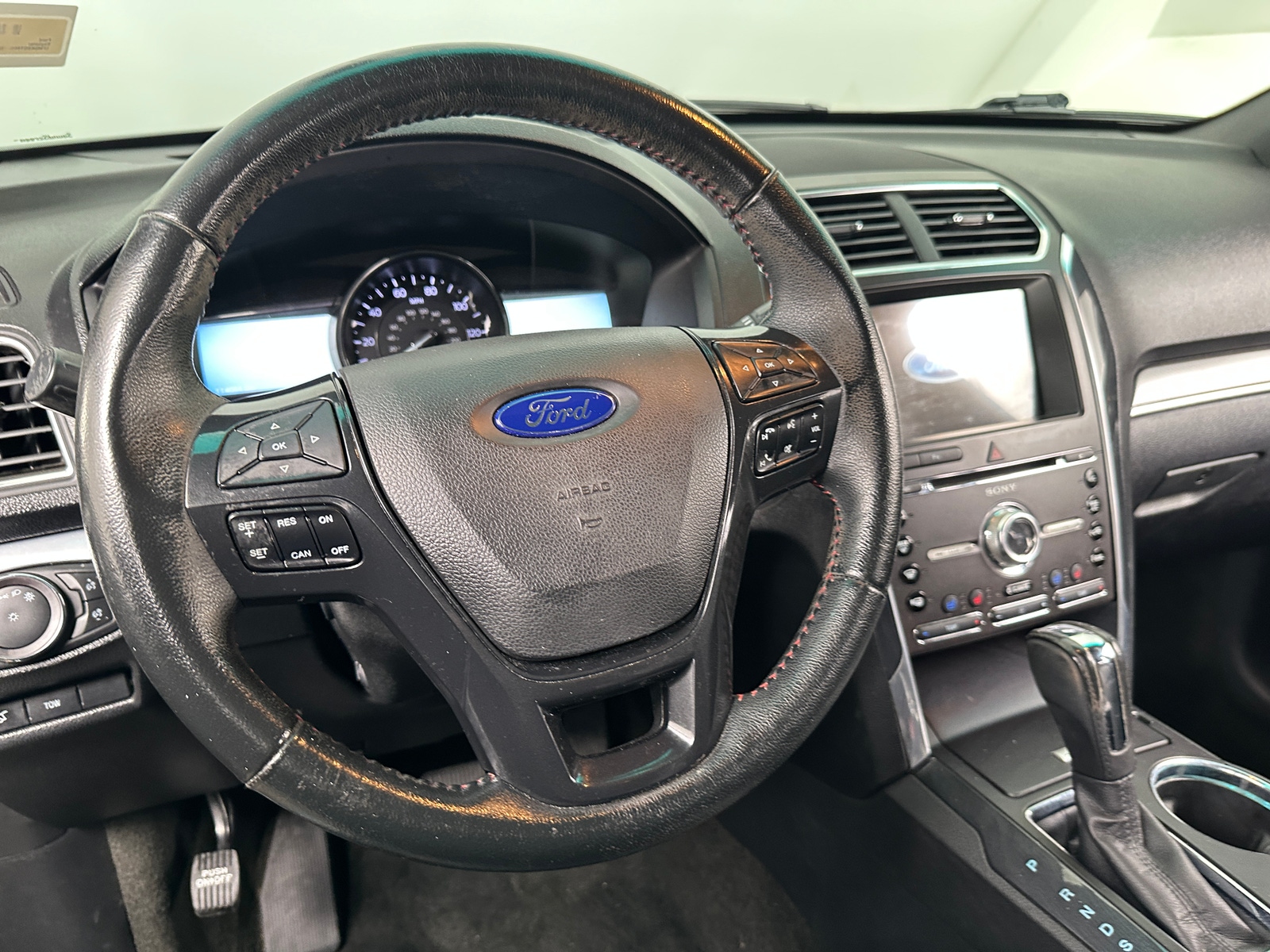 Thumbnail: 2017 Ford Explorer - 4