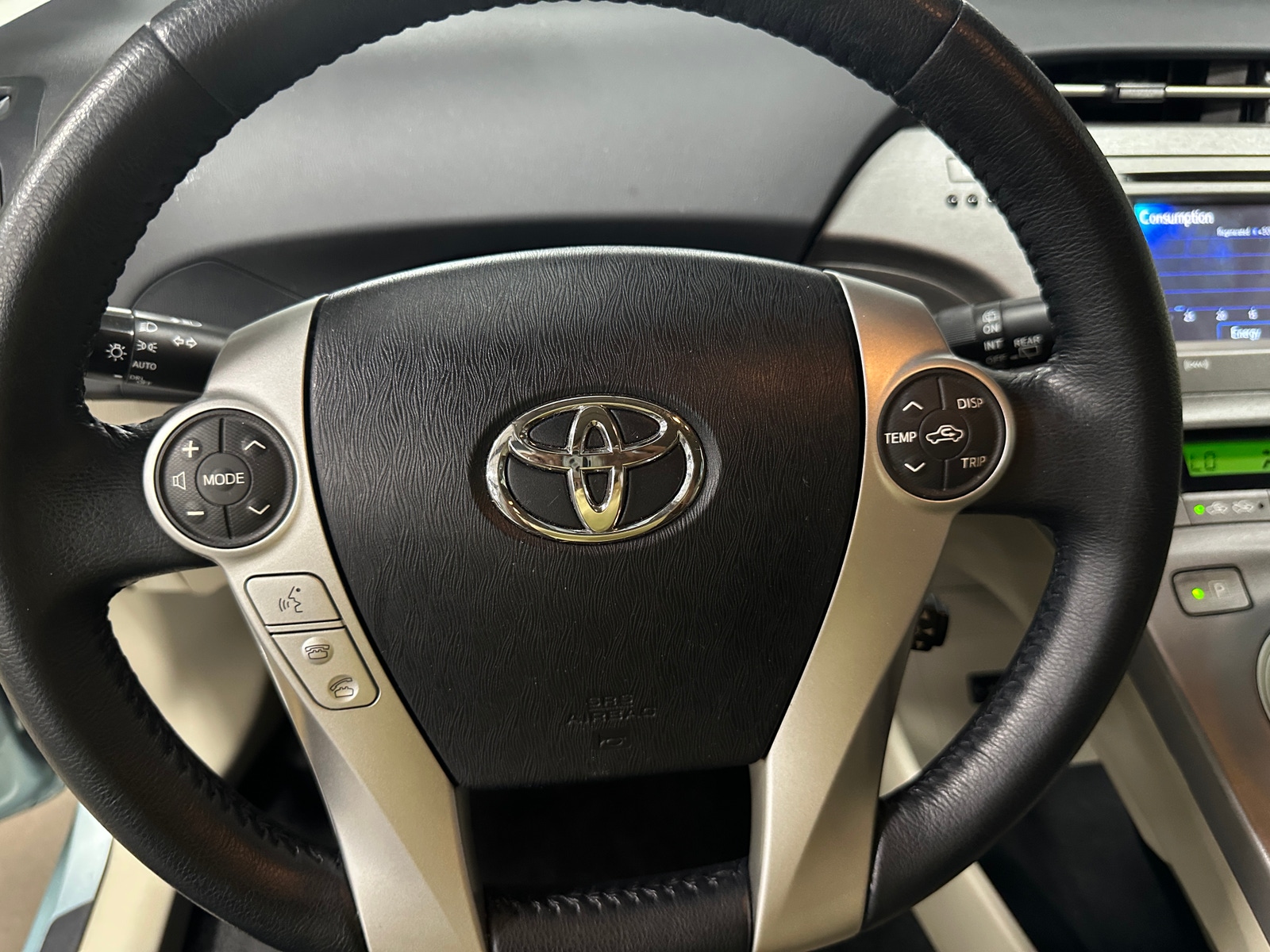 Thumbnail: 2015 Toyota Prius - 5