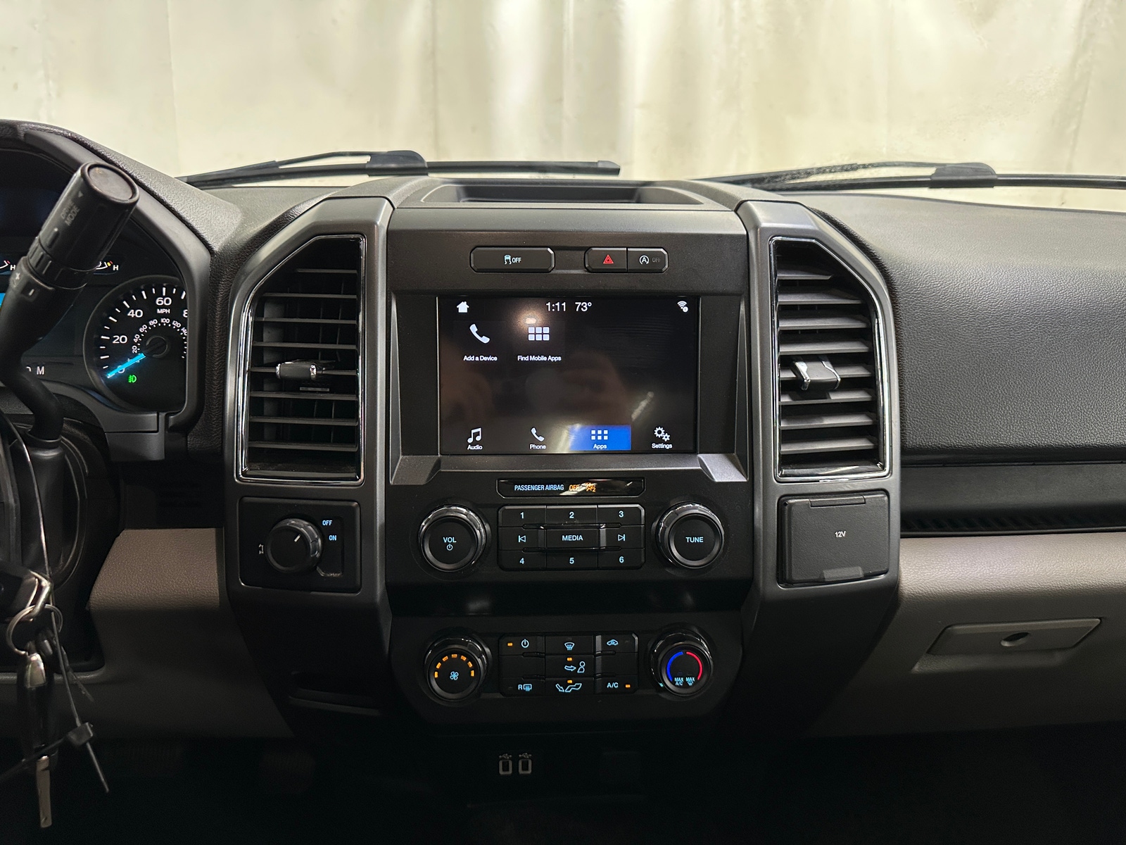 Thumbnail: 2019 Ford Econoline - 4