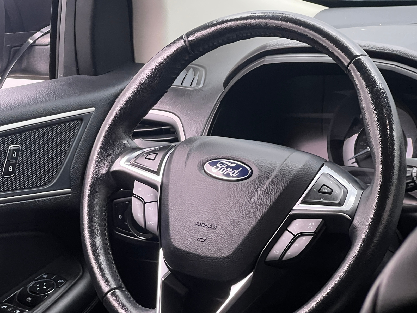 Thumbnail: 2023 Ford Edge - 4