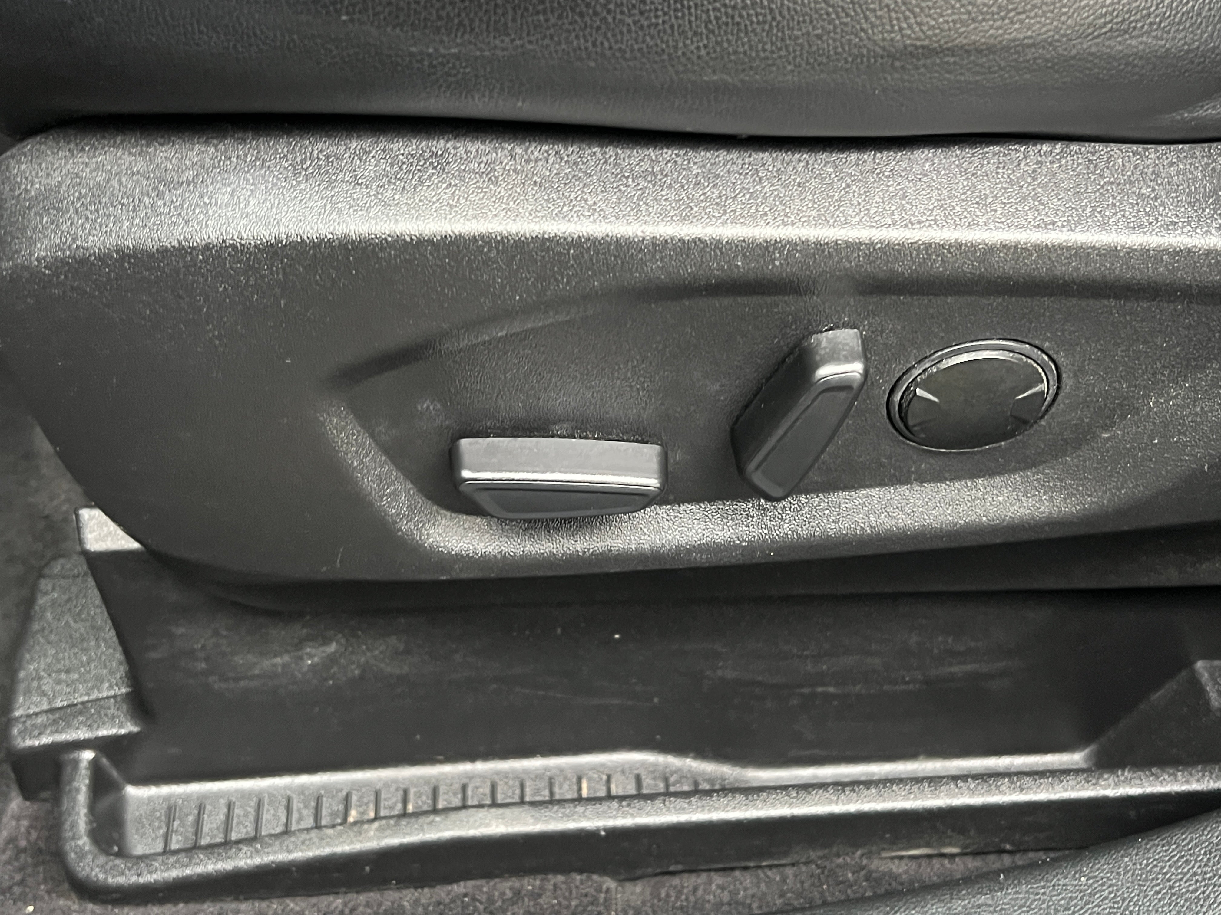 2023 Ford Edge SEL - Photo 4
