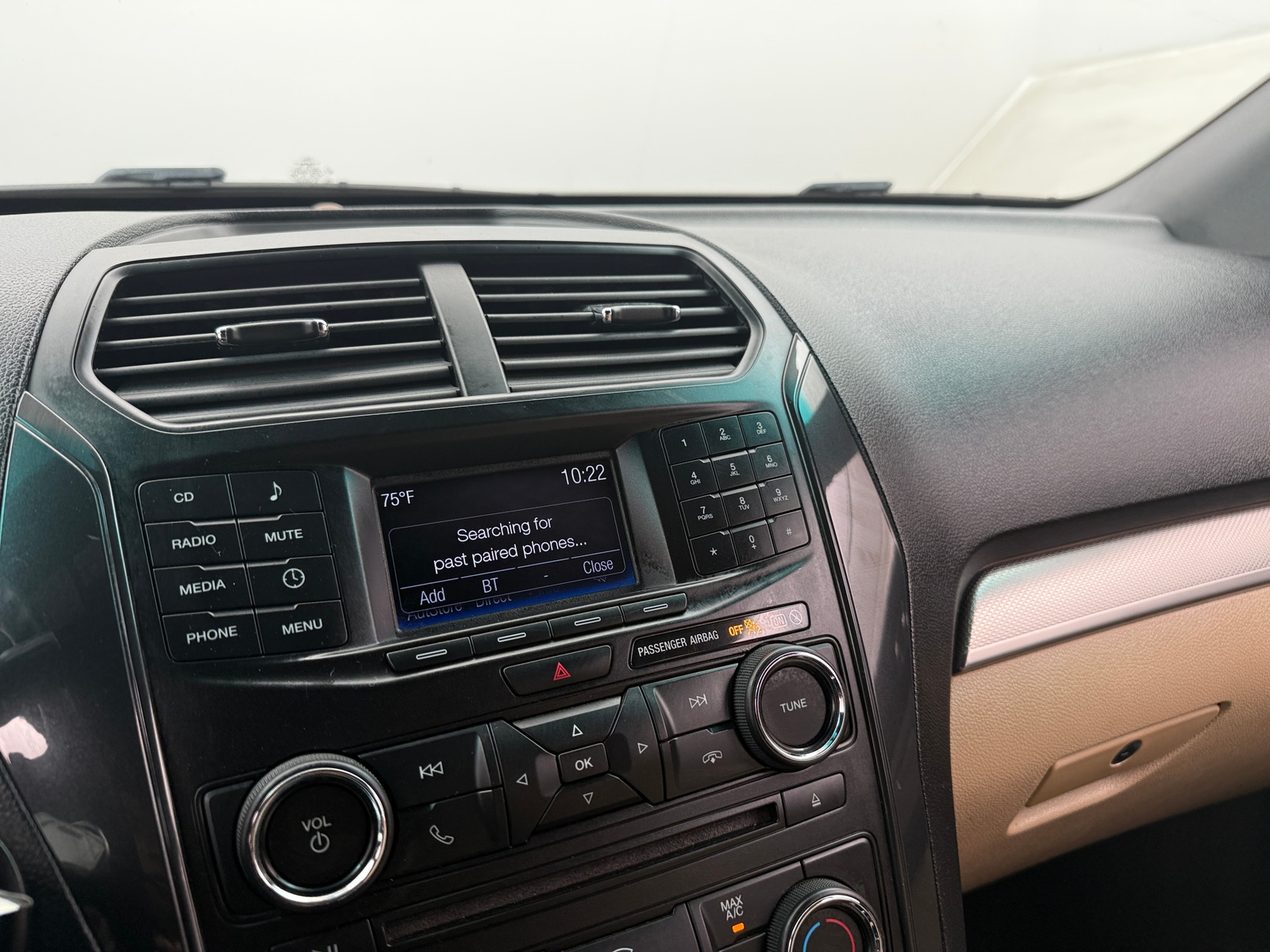 Thumbnail: 2016 Ford Explorer - 4