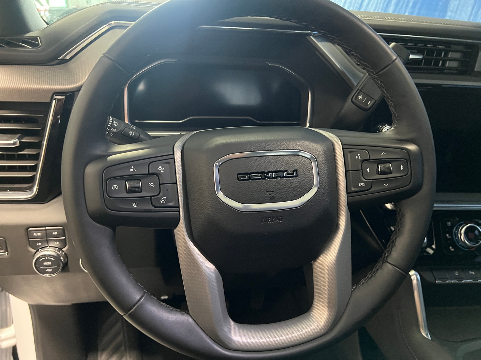 Thumbnail: 2025 GMC Sierra 2500 - 4