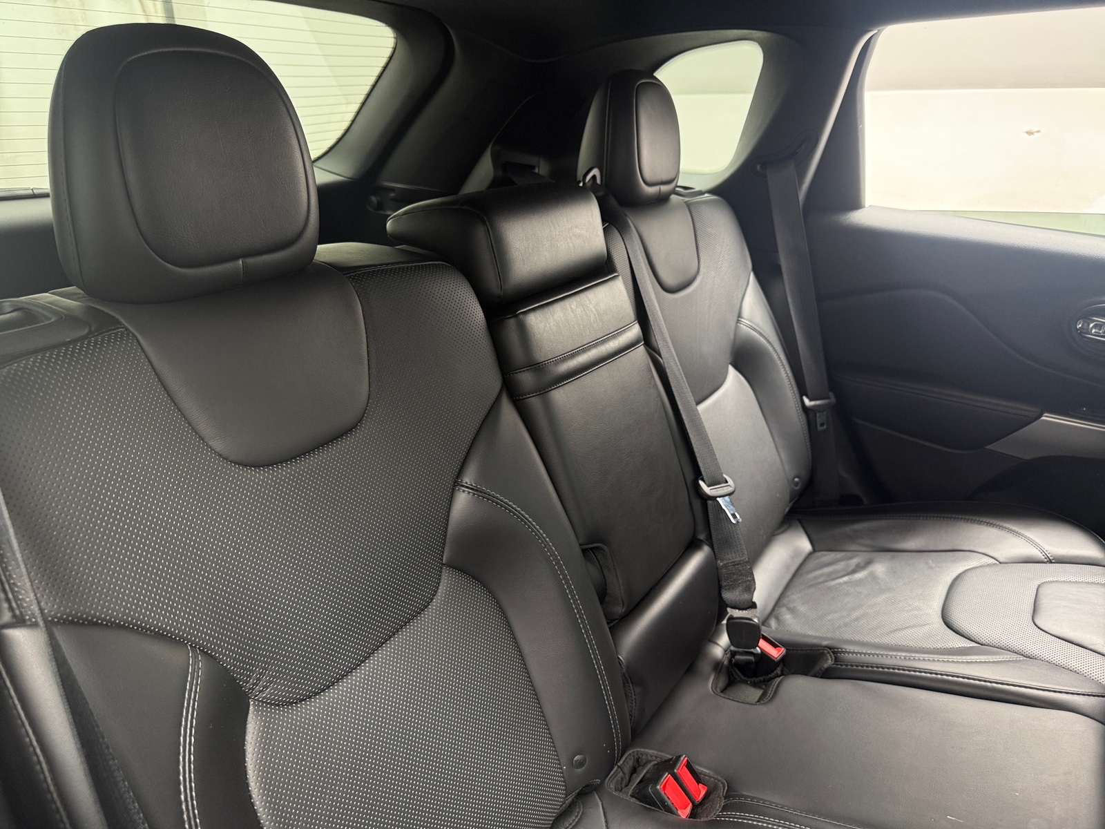 Thumbnail: 2019 Jeep Cherokee - 5