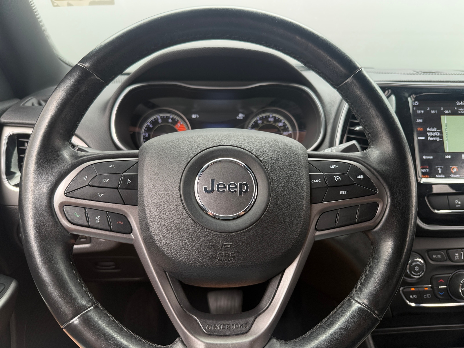 Thumbnail: 2019 Jeep Cherokee - 4