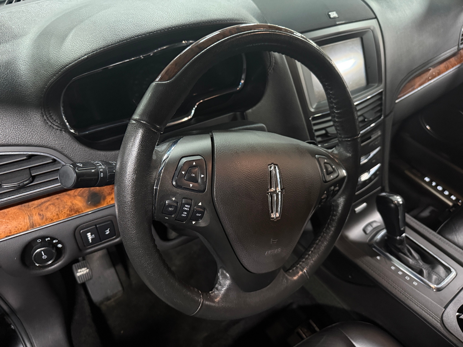 Thumbnail: 2019 Lincoln MKT - 4