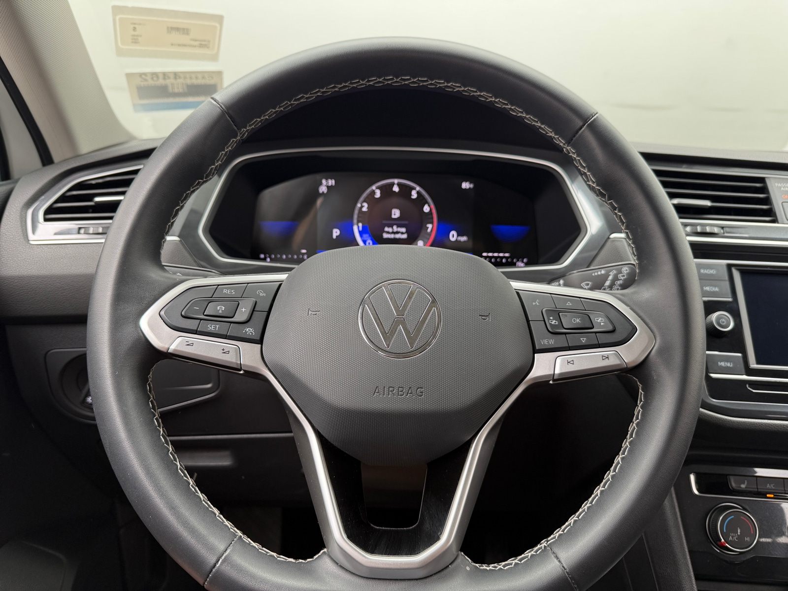 Thumbnail: 2024 Volkswagen Tiguan - 5