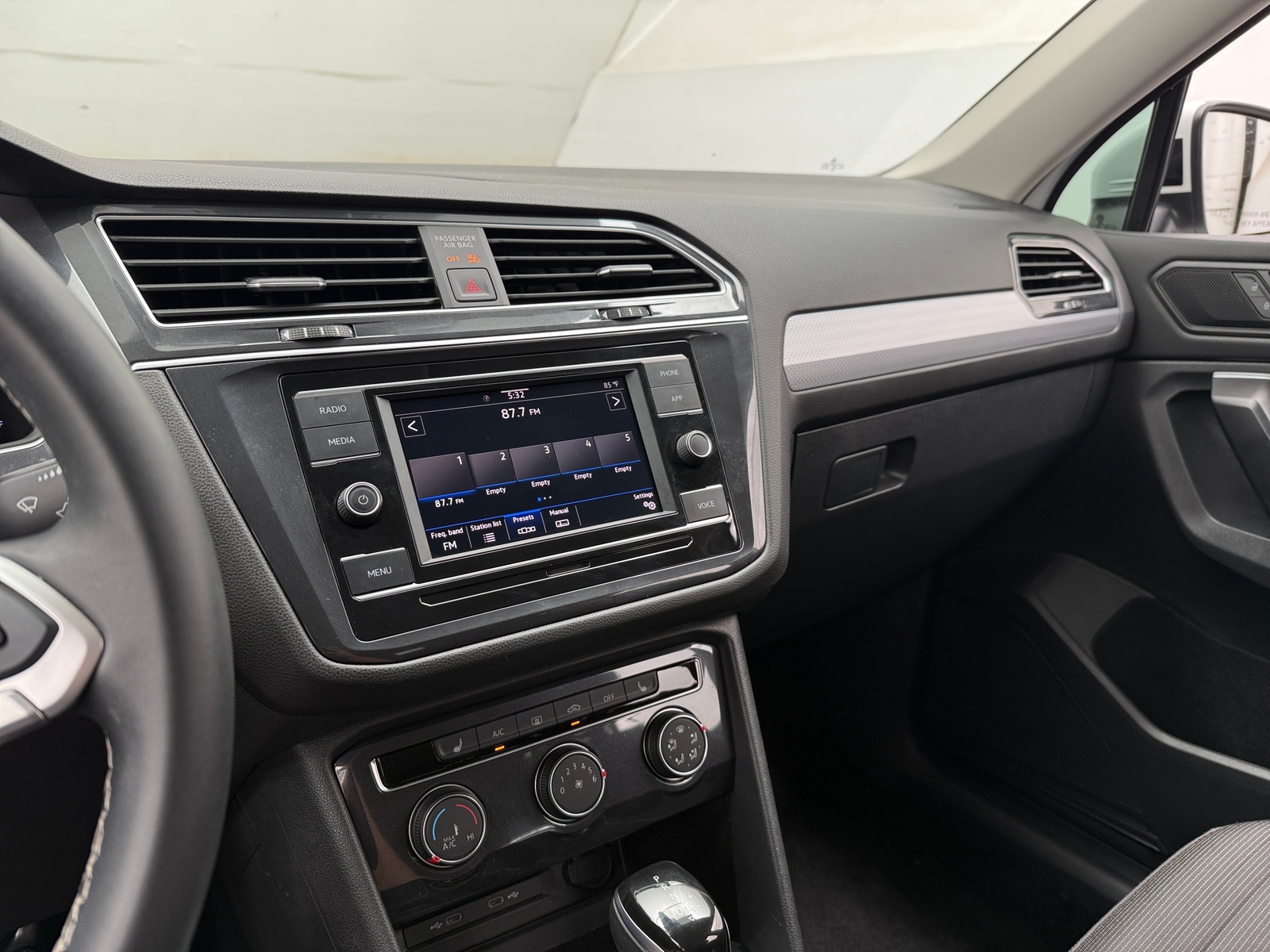 Thumbnail: 2024 Volkswagen Tiguan - 4