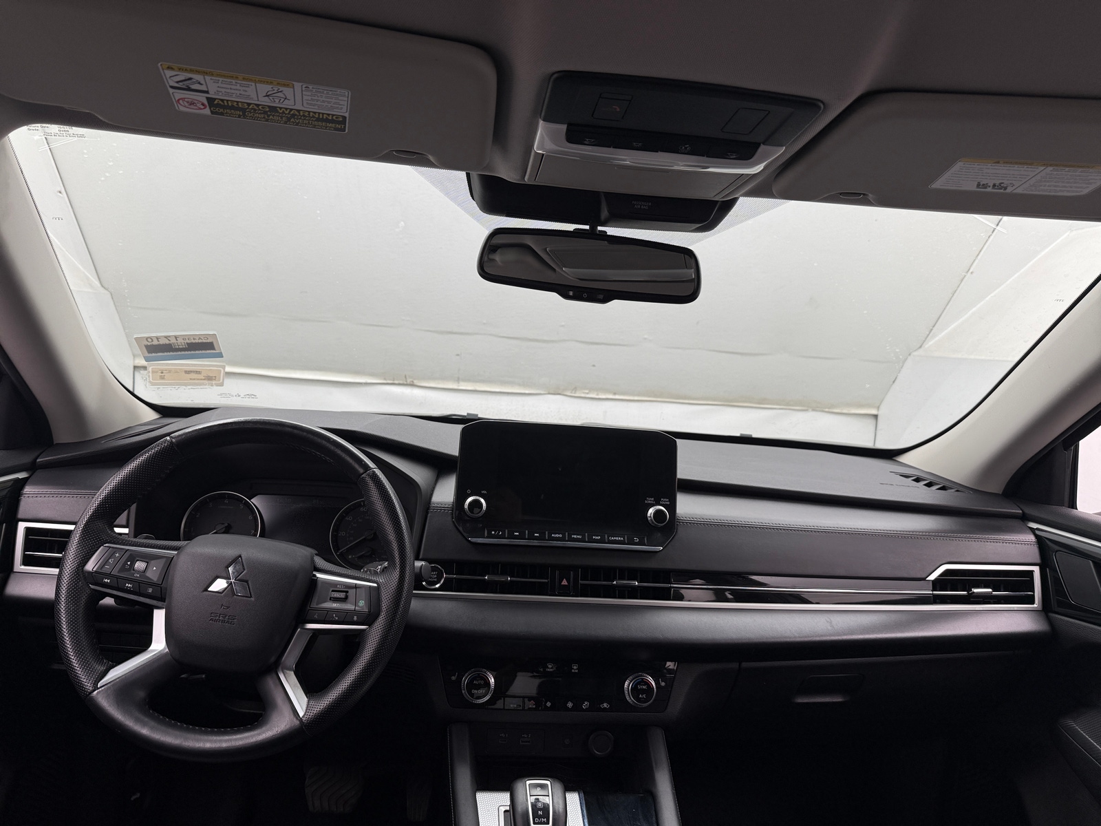 Thumbnail: 2022 Mitsubishi Outlander - 2