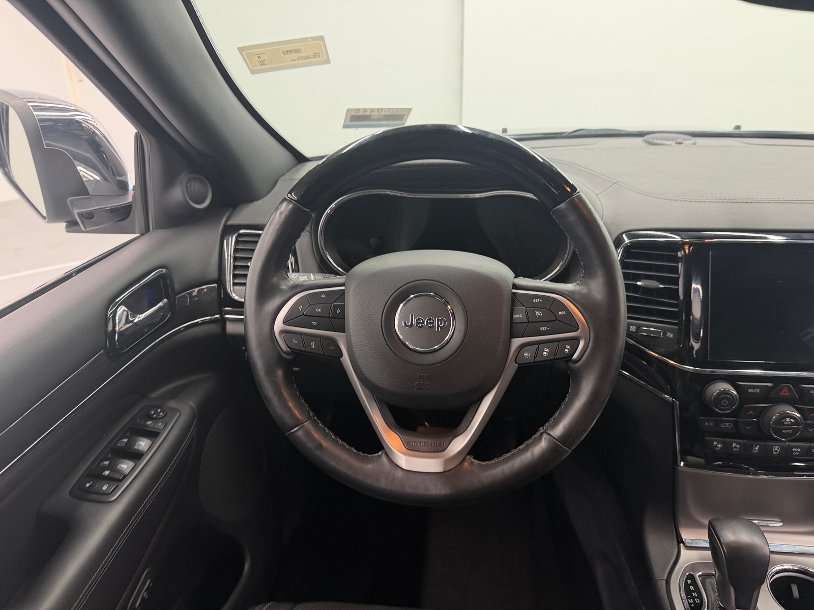 Thumbnail: 2020 Jeep Grand Cherokee - 4