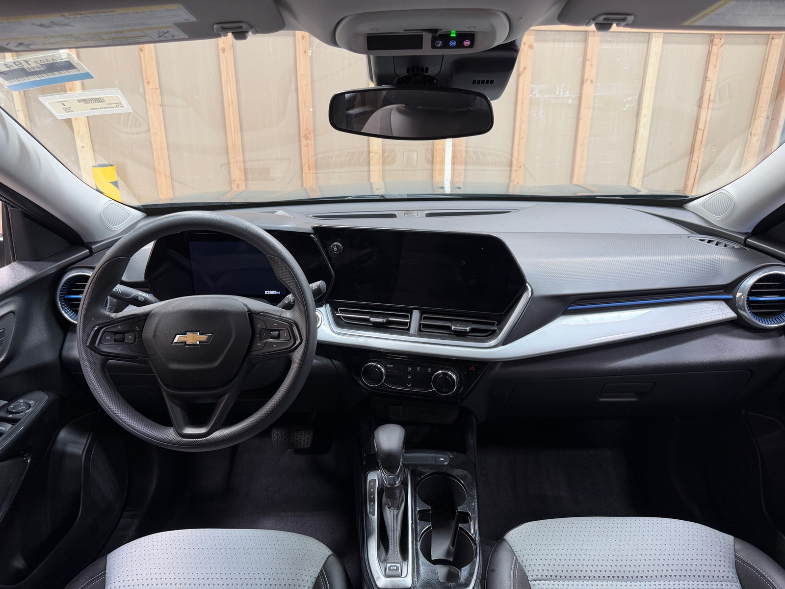 Thumbnail: 2025 Chevrolet Trax - 2