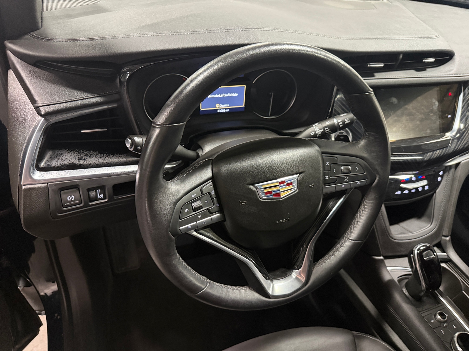 Thumbnail: 2025 Cadillac XT6 - 4