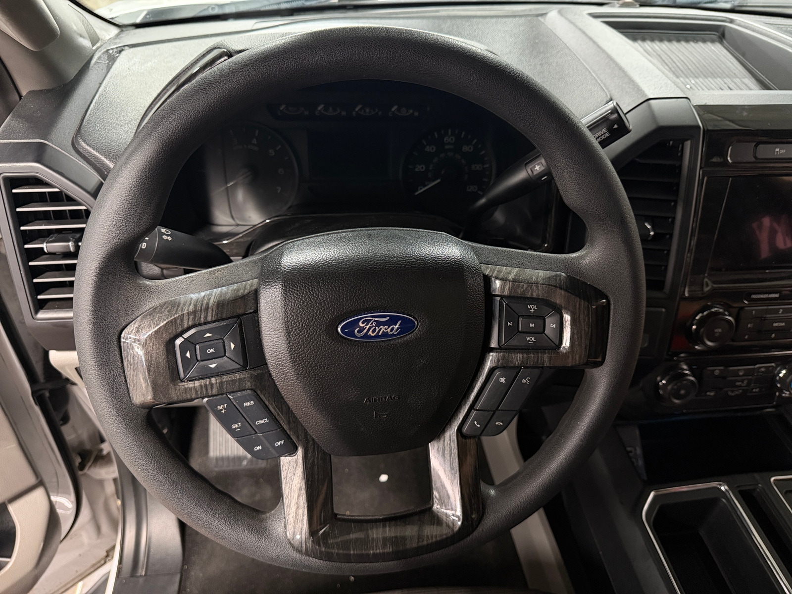 Thumbnail: 2019 Ford Econoline - 5