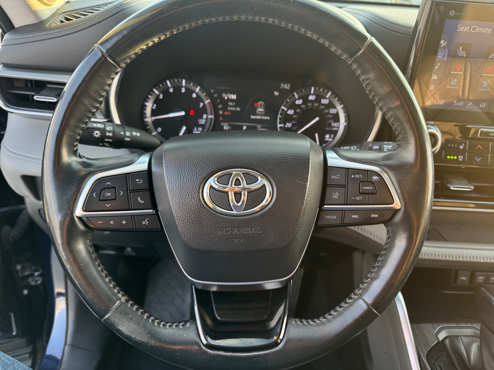 Thumbnail: 2020 Toyota Highlander - 4