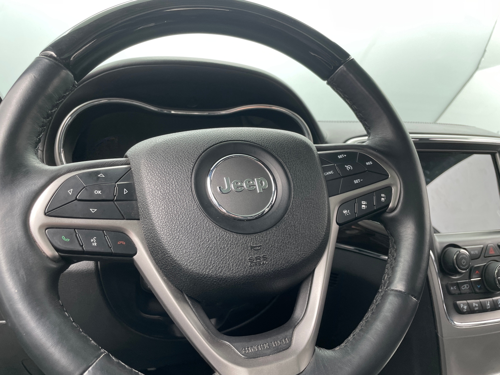 Thumbnail: 2018 Jeep Grand Cherokee - 4
