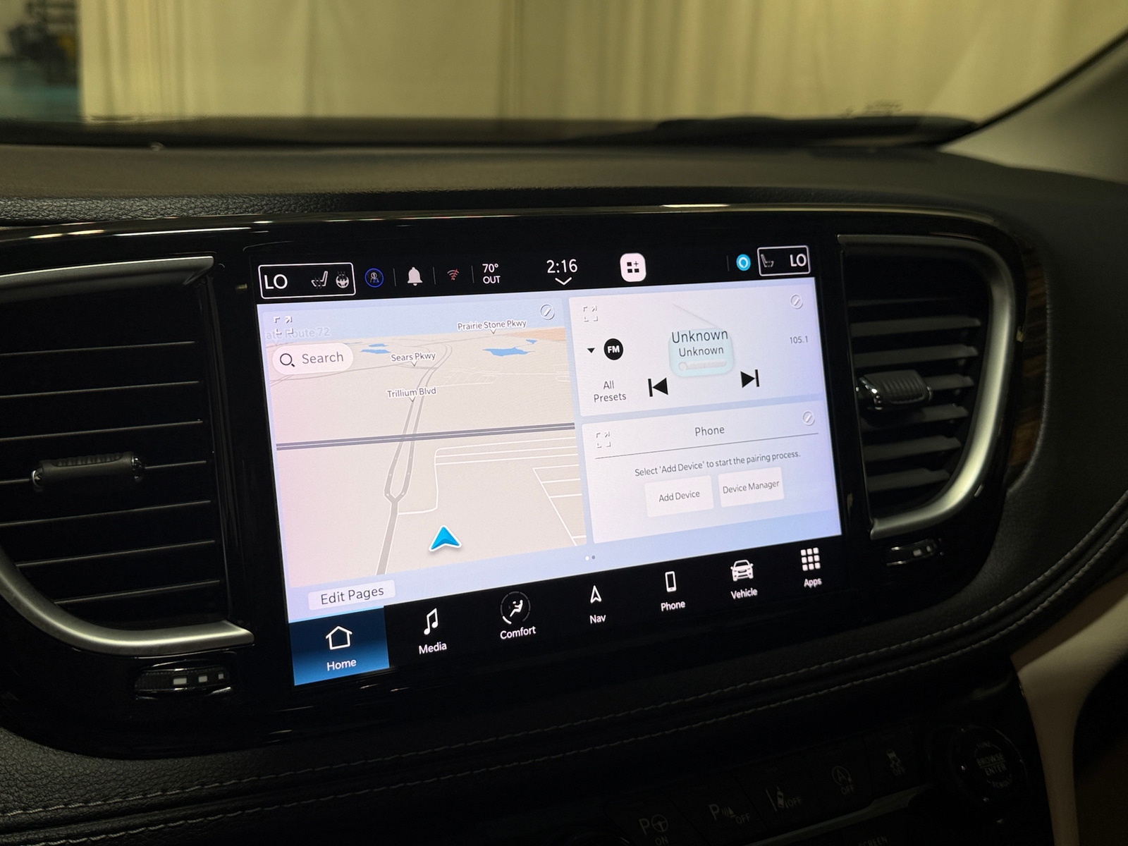 Thumbnail: 2022 Chrysler Pacifica - 3