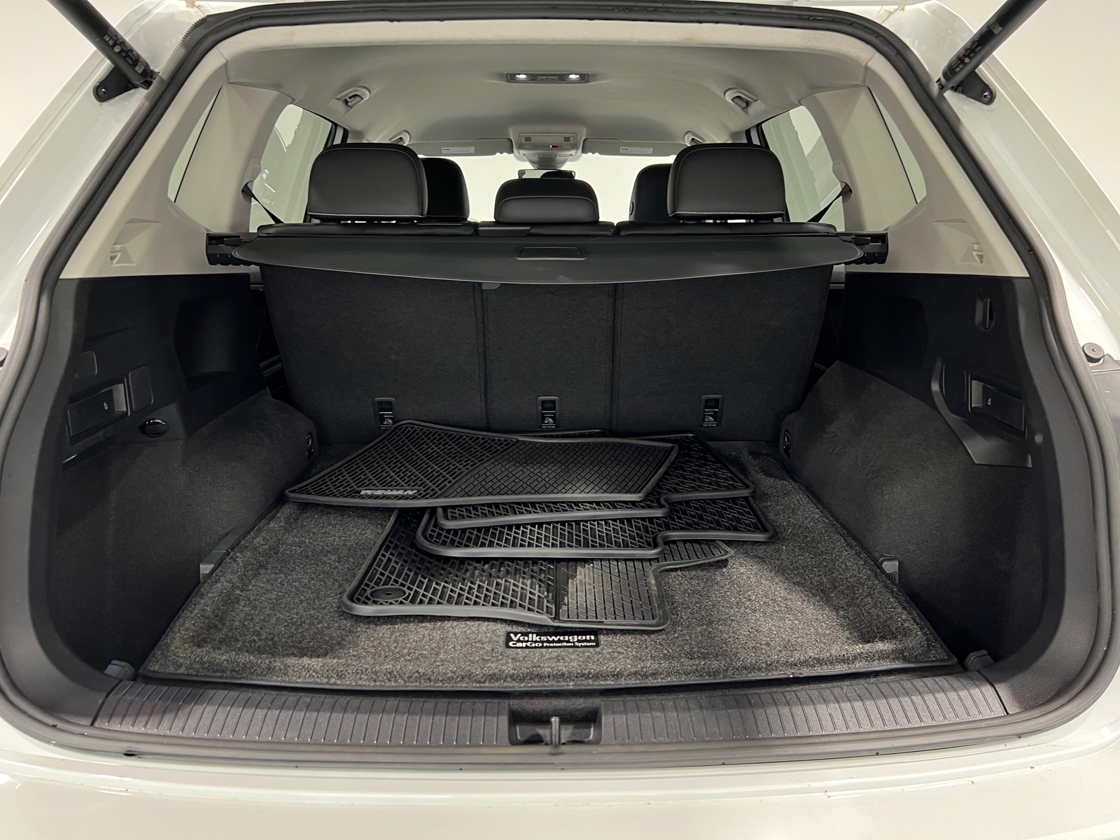 Thumbnail: 2022 Volkswagen Tiguan - 6