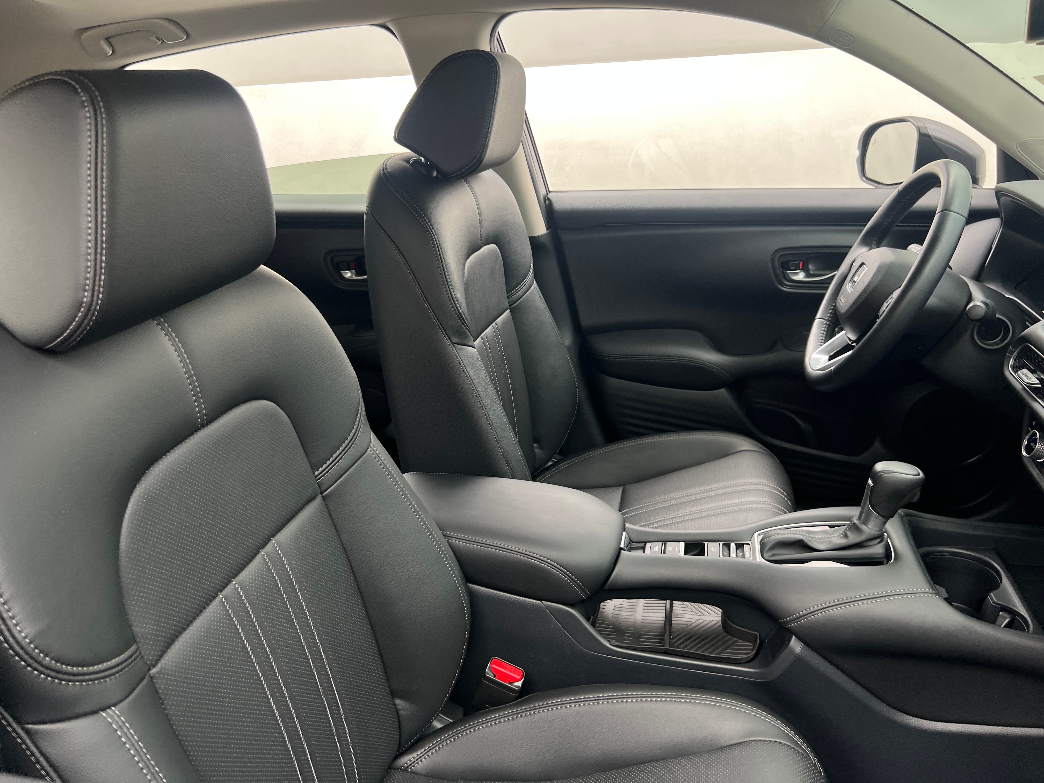 2026 Honda HR-V EX-L - Photo 2