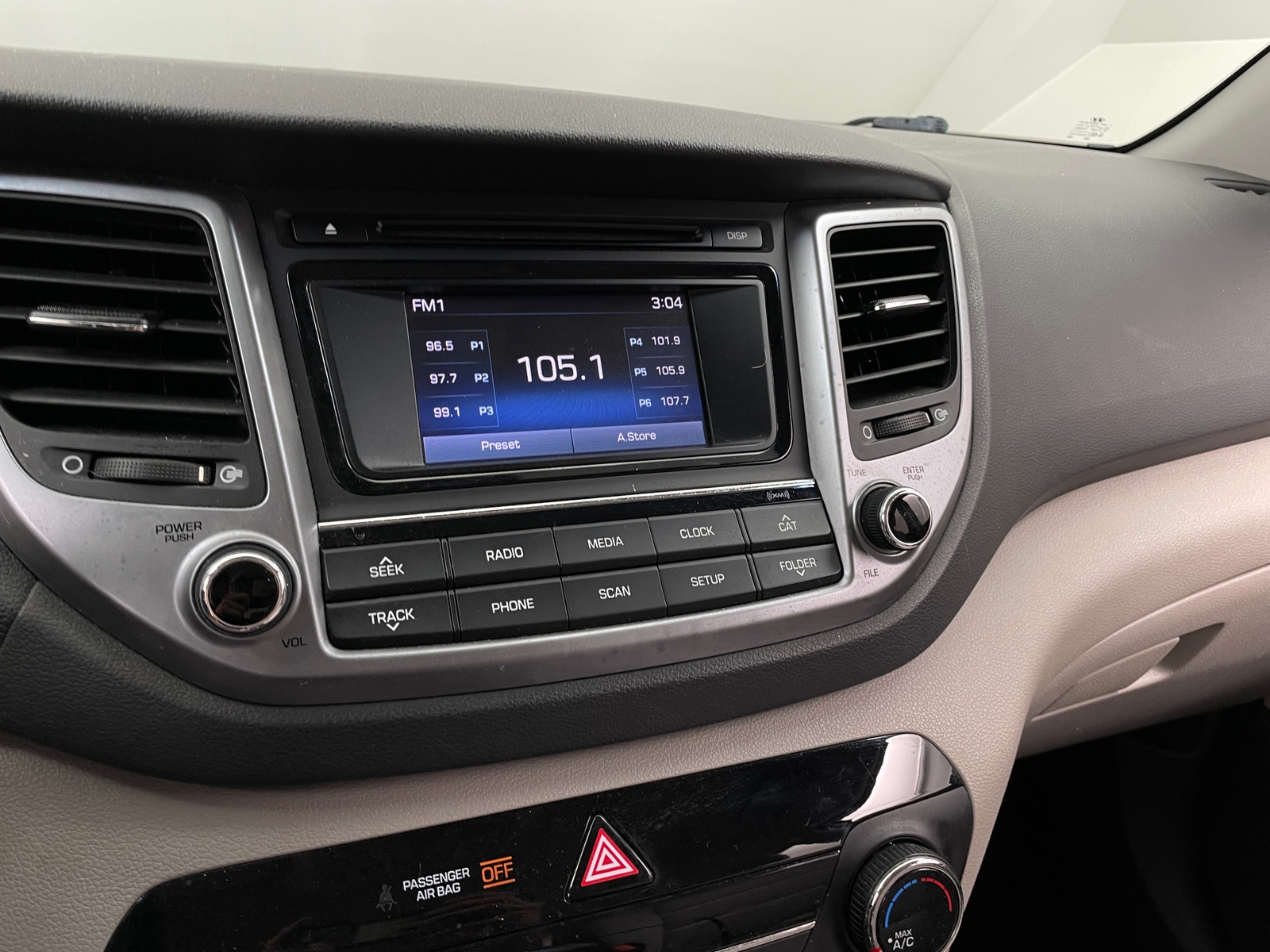 Thumbnail: 2017 Hyundai Tucson - 4