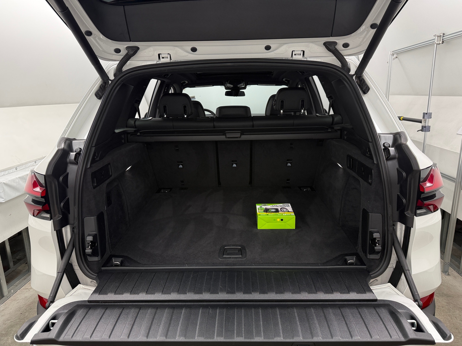 Thumbnail: 2026 BMW X5 - 6