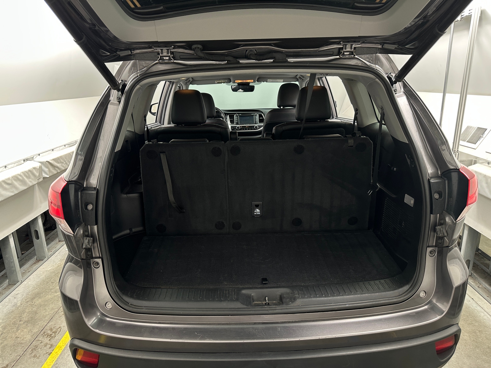Thumbnail: 2019 Toyota Highlander - 6