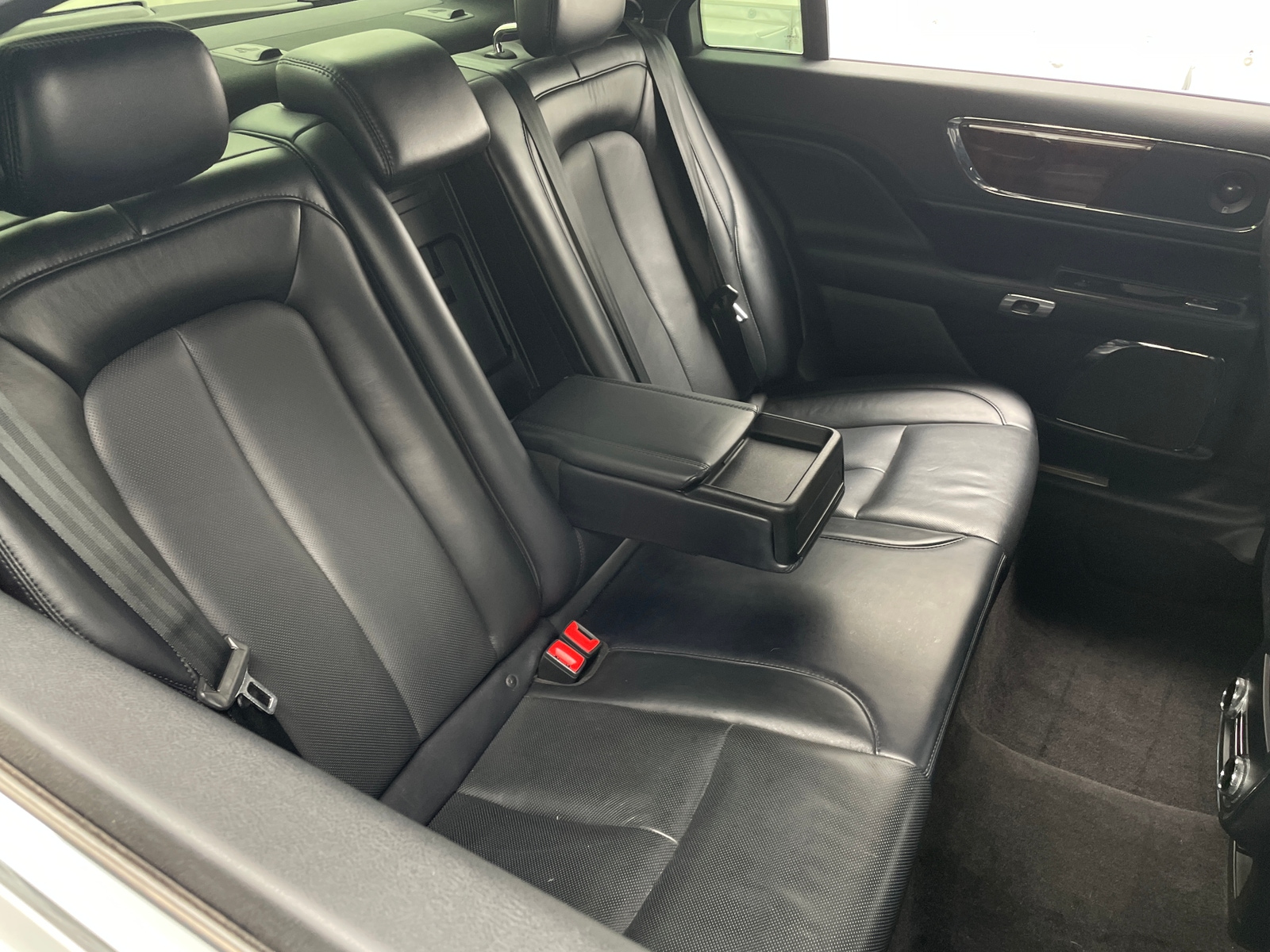 Thumbnail: 2018 Lincoln Continental - 5
