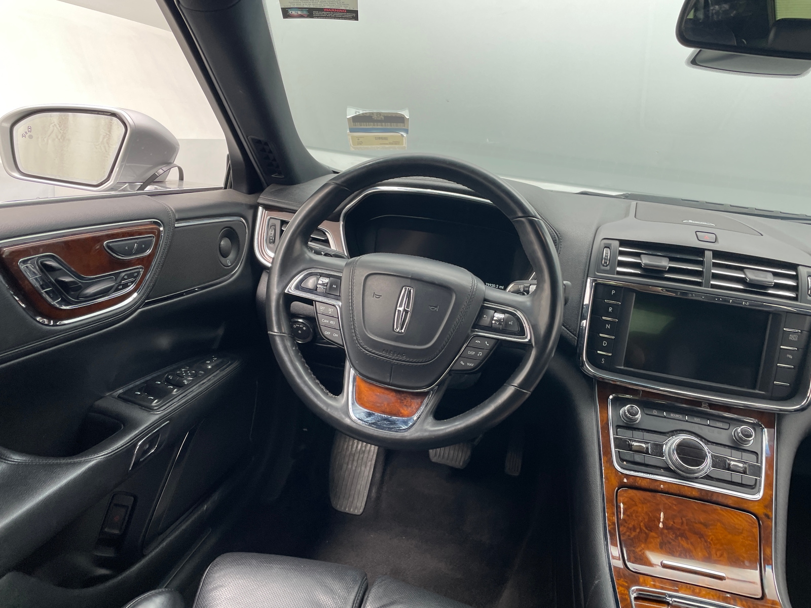 Thumbnail: 2018 Lincoln Continental - 4