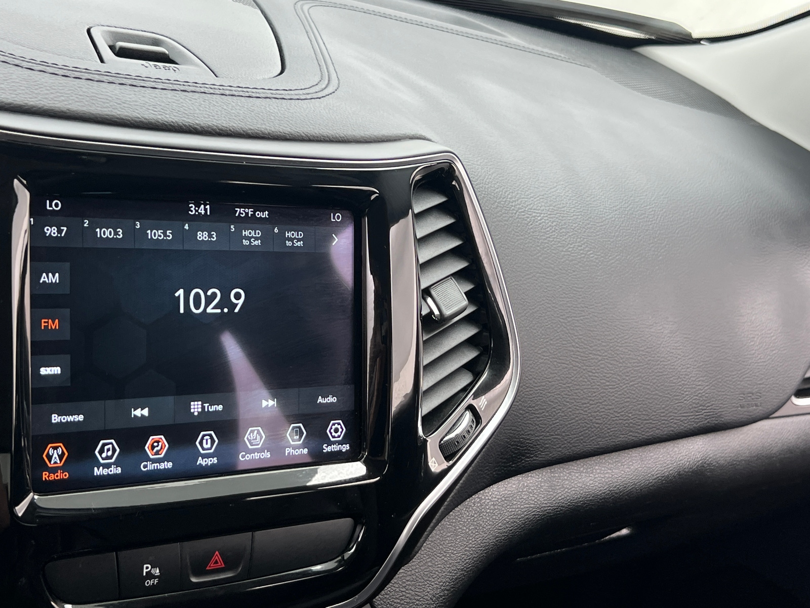 Thumbnail: 2020 Jeep Cherokee - 3