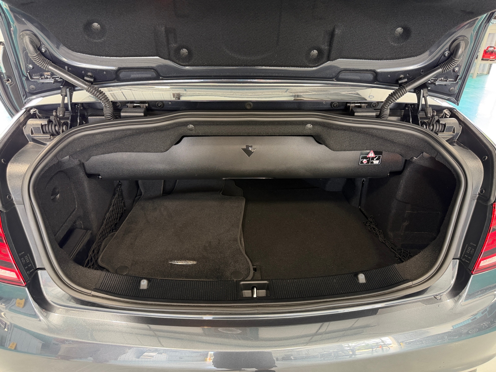 Thumbnail: 2014 Mercedes-Benz E-Class - 6