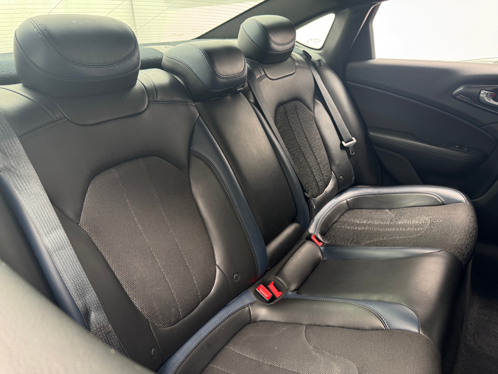 Thumbnail: 2016 Chrysler 200 - 6