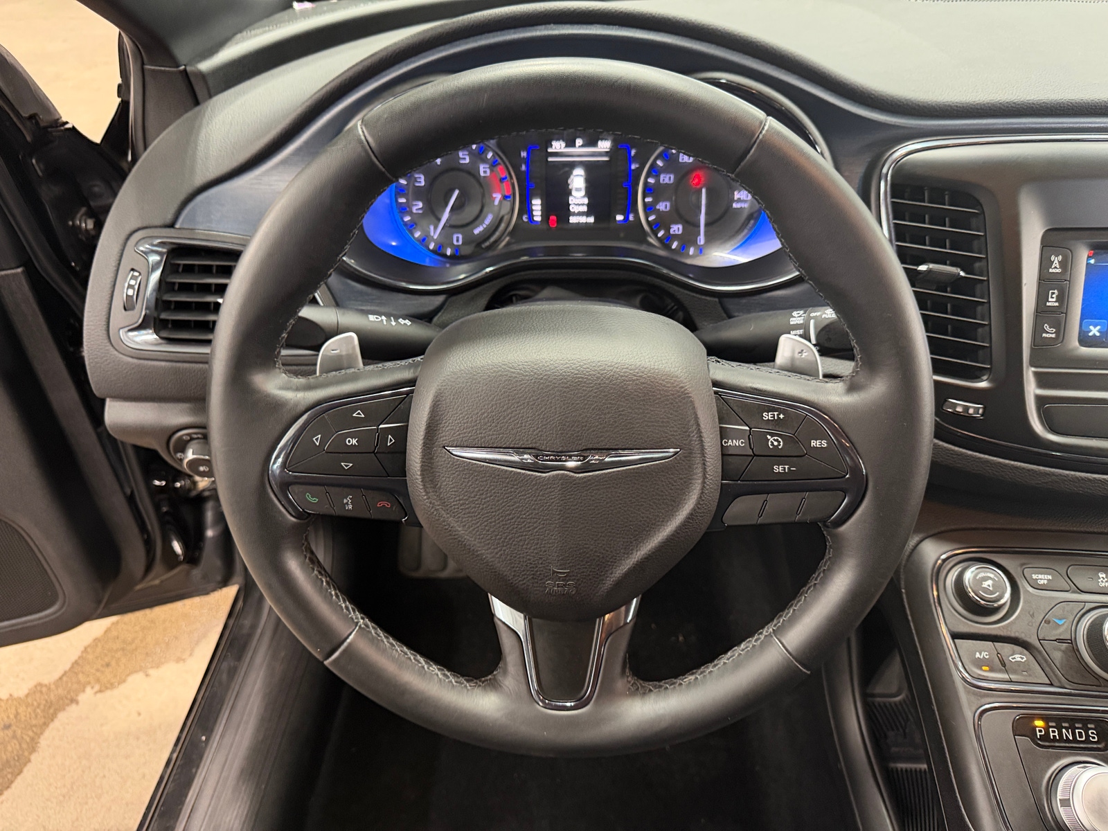 Thumbnail: 2016 Chrysler 200 - 5