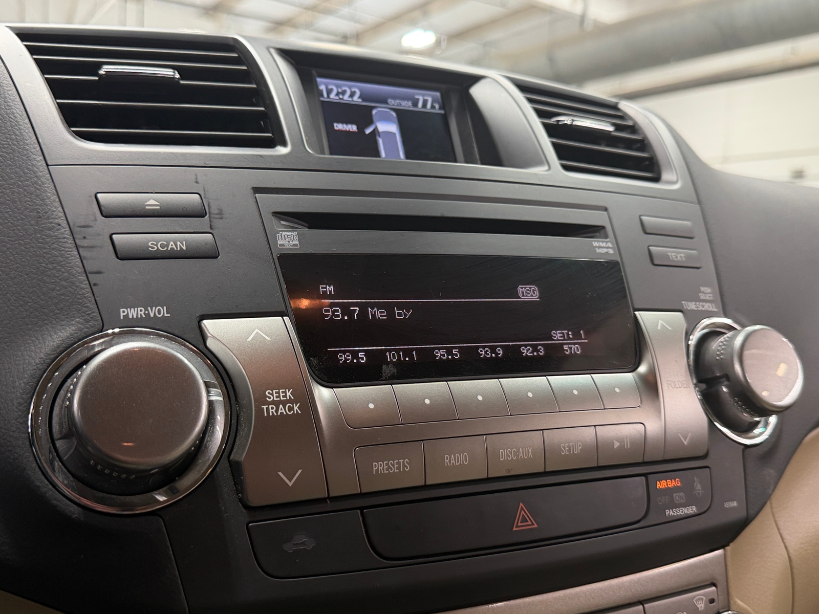 Thumbnail: 2011 Toyota Highlander - 4