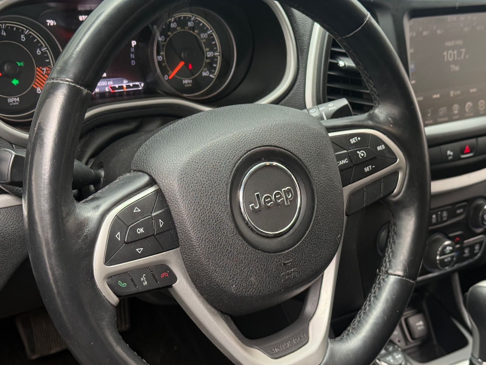 Thumbnail: 2015 Jeep Cherokee - 4