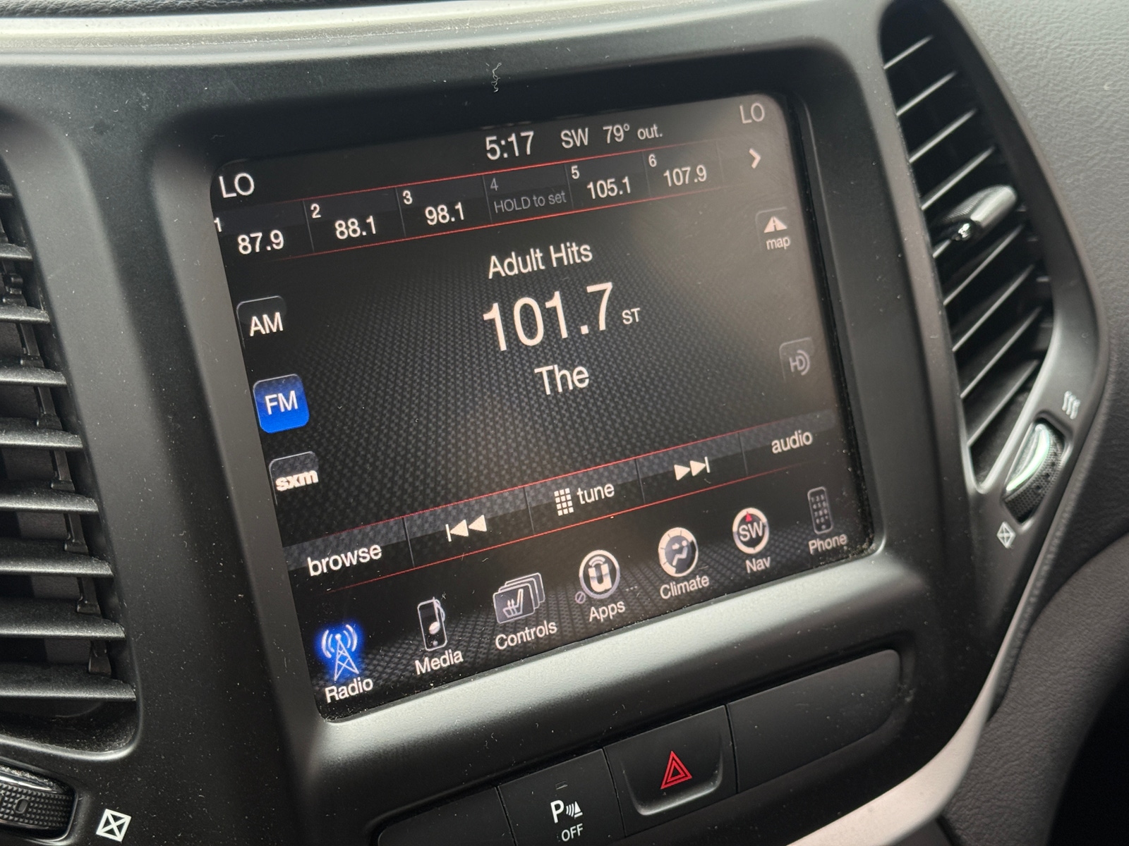 Thumbnail: 2015 Jeep Cherokee - 3