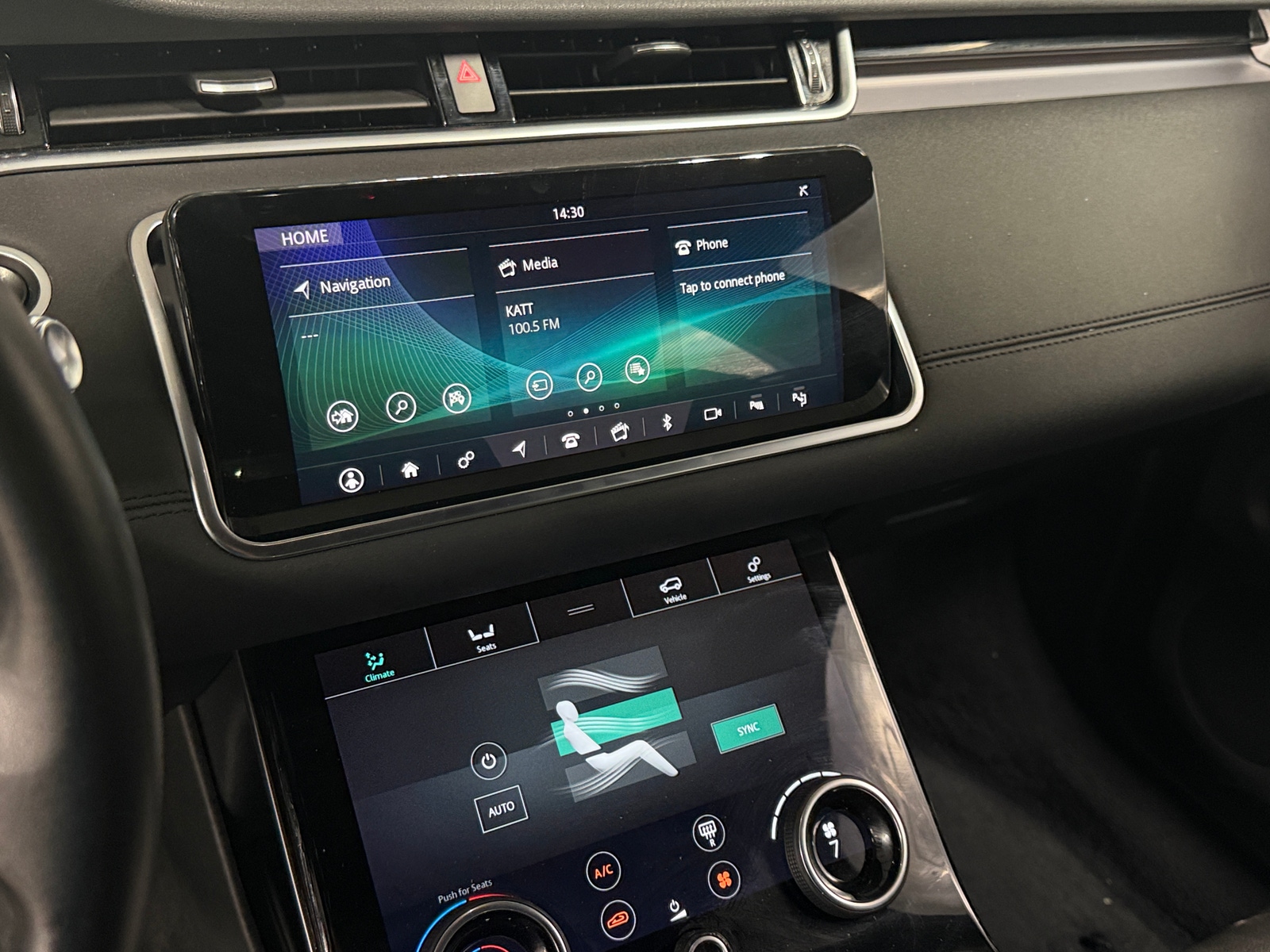 Thumbnail: 2020 Land Rover Range Rover Evoque - 3