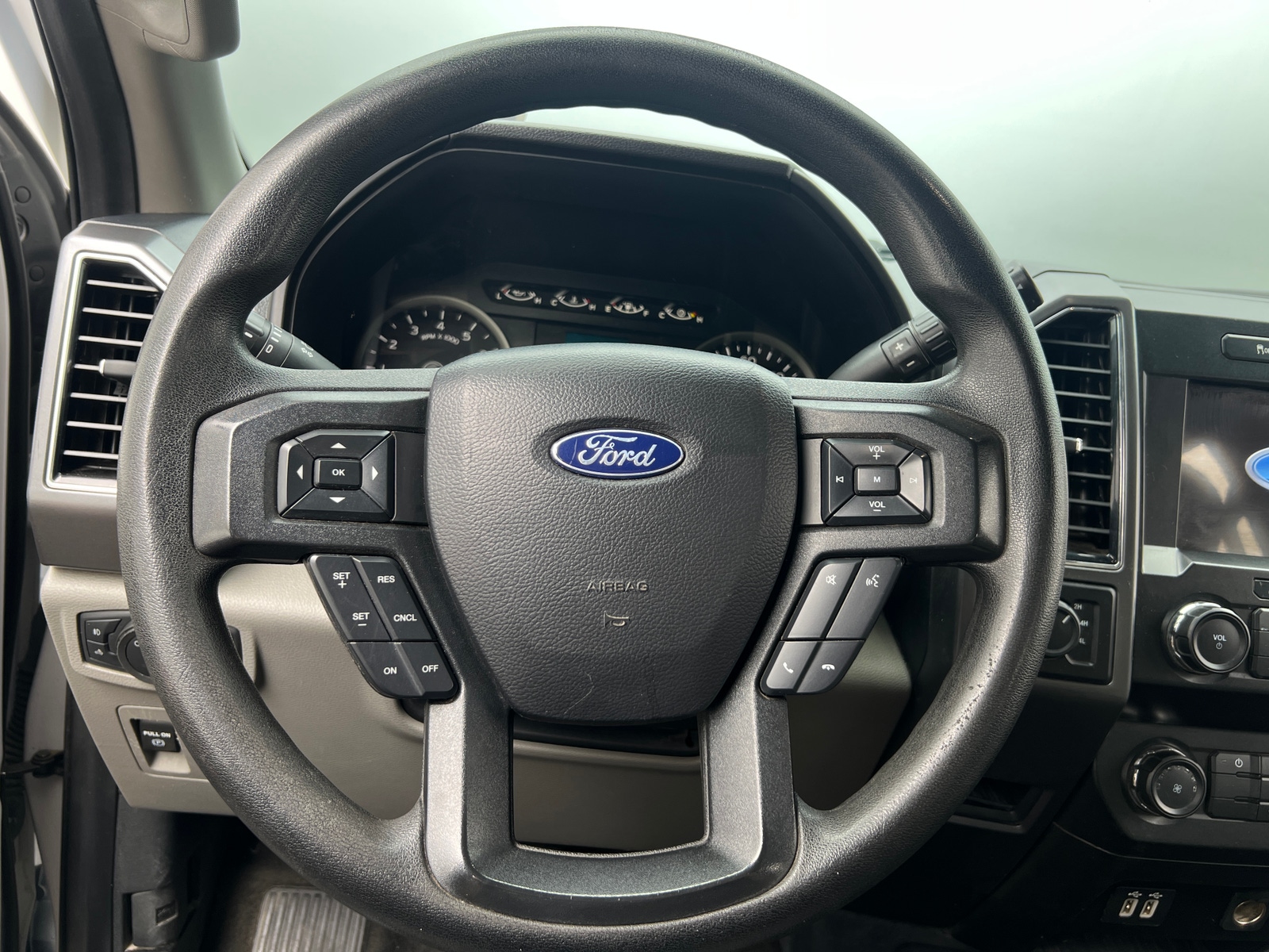 Thumbnail: 2020 Ford Econoline - 5