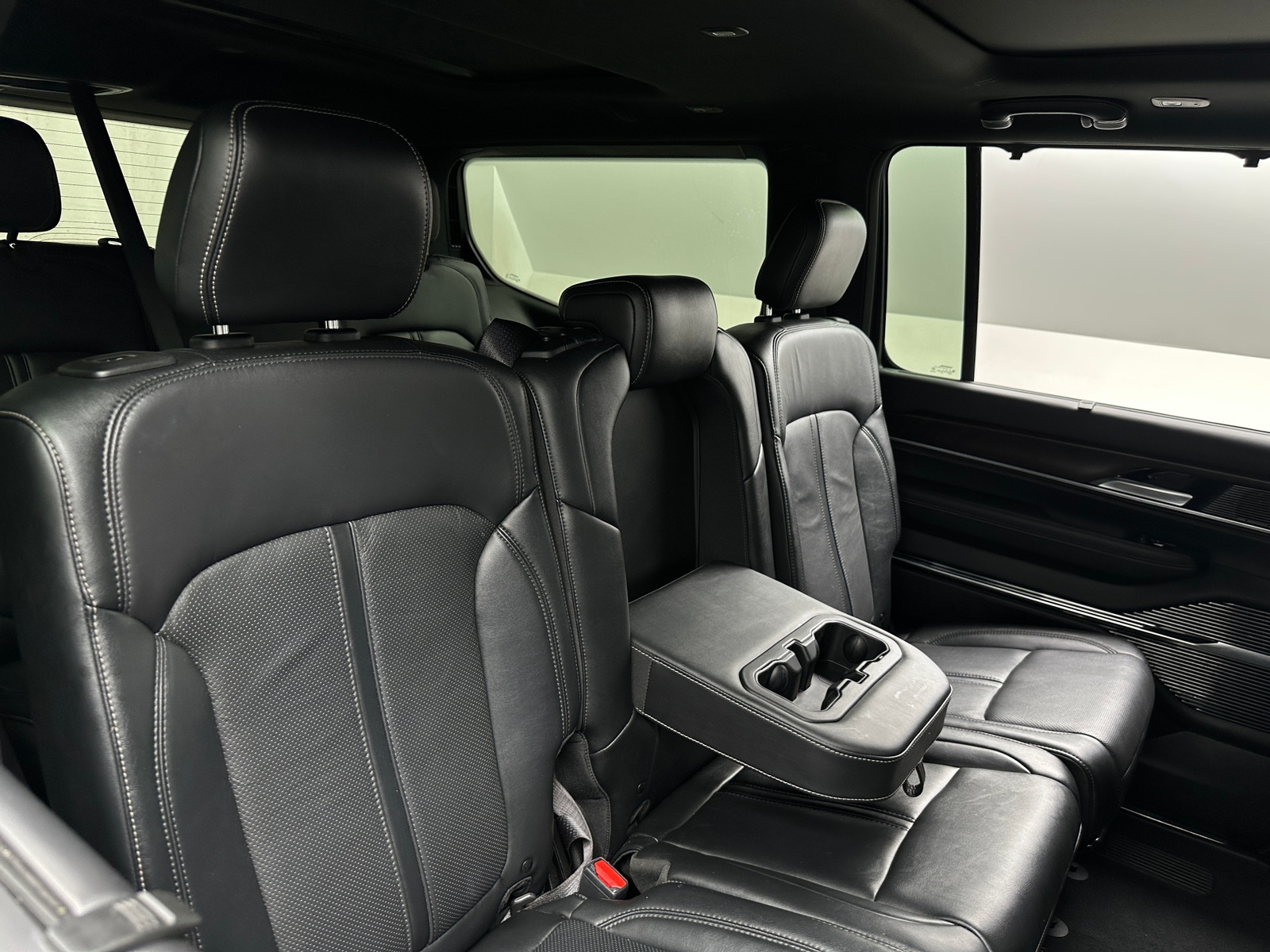 Thumbnail: 2022 Jeep Grand Wagoneer - 5