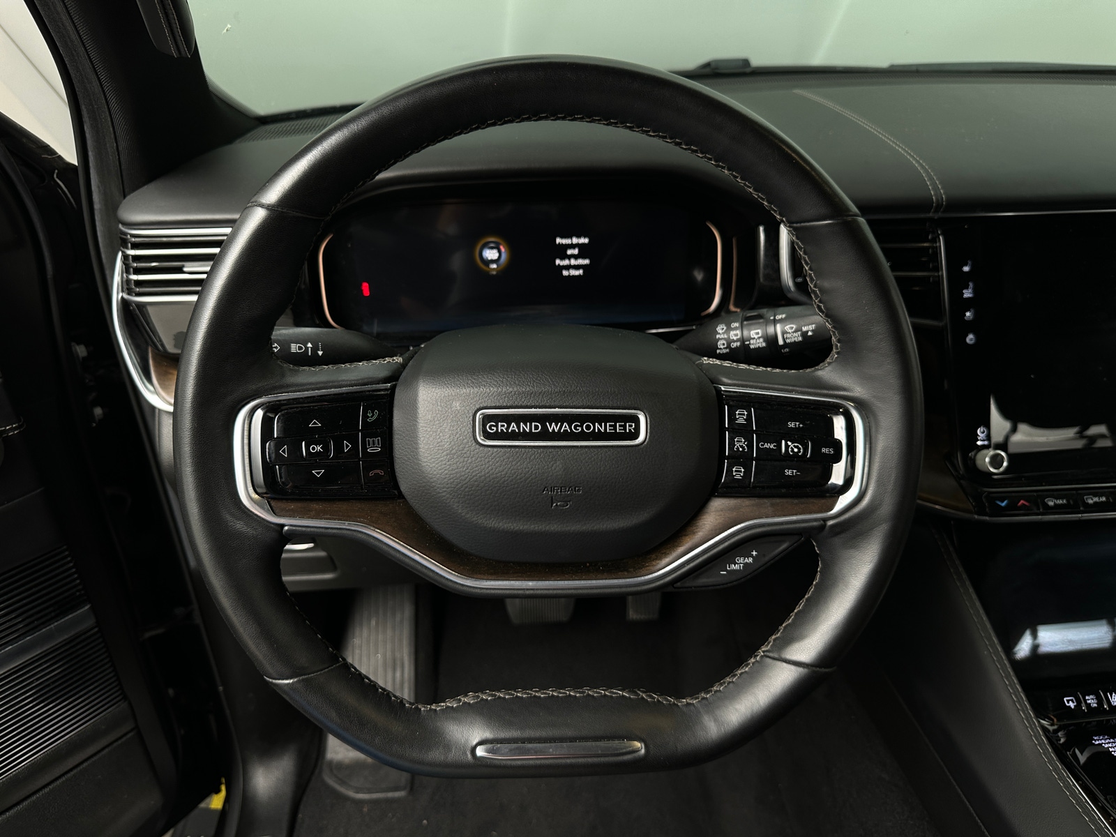 Thumbnail: 2022 Jeep Grand Wagoneer - 4